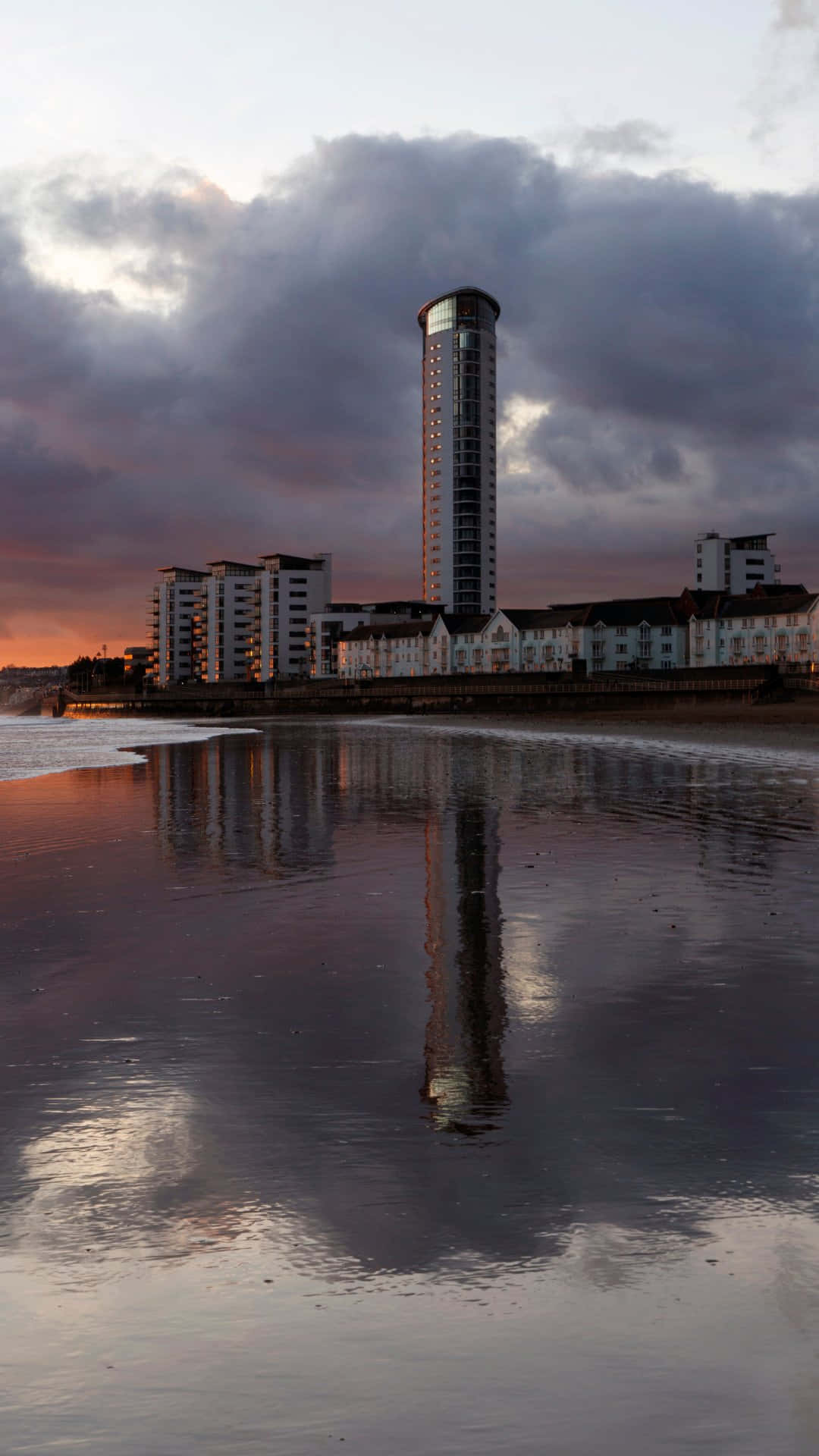 Refleksi Garis Langit Swansea Saat Matahari Terbenam Wallpaper