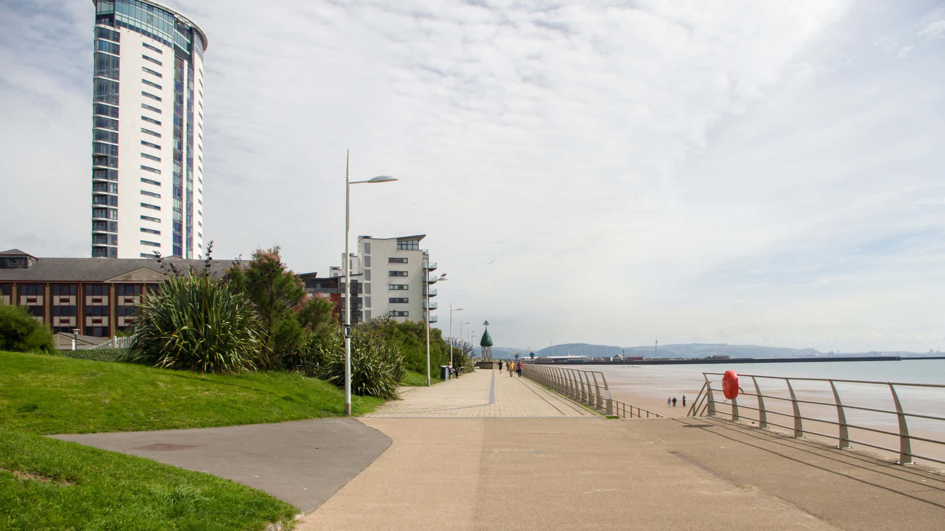 Promenade Tepi Laut Swansea Wallpaper