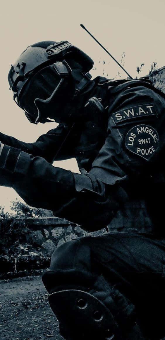 SWAT-officerne forbereder sig til at forsvare offentligheden Wallpaper