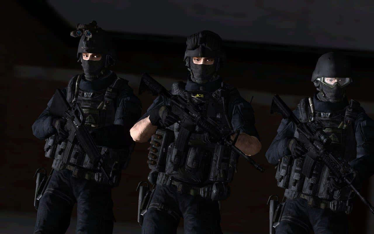 Tre soldater i sort uniform står i et mørkt rum Wallpaper