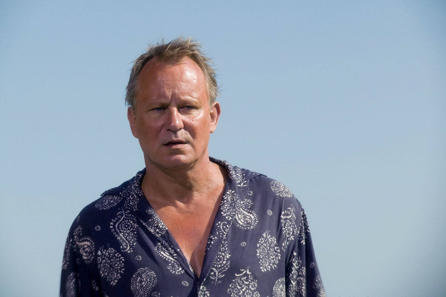 Svenske skuespiller Stellan Skarsgård i Mamma Mia-filmscenen Wallpaper