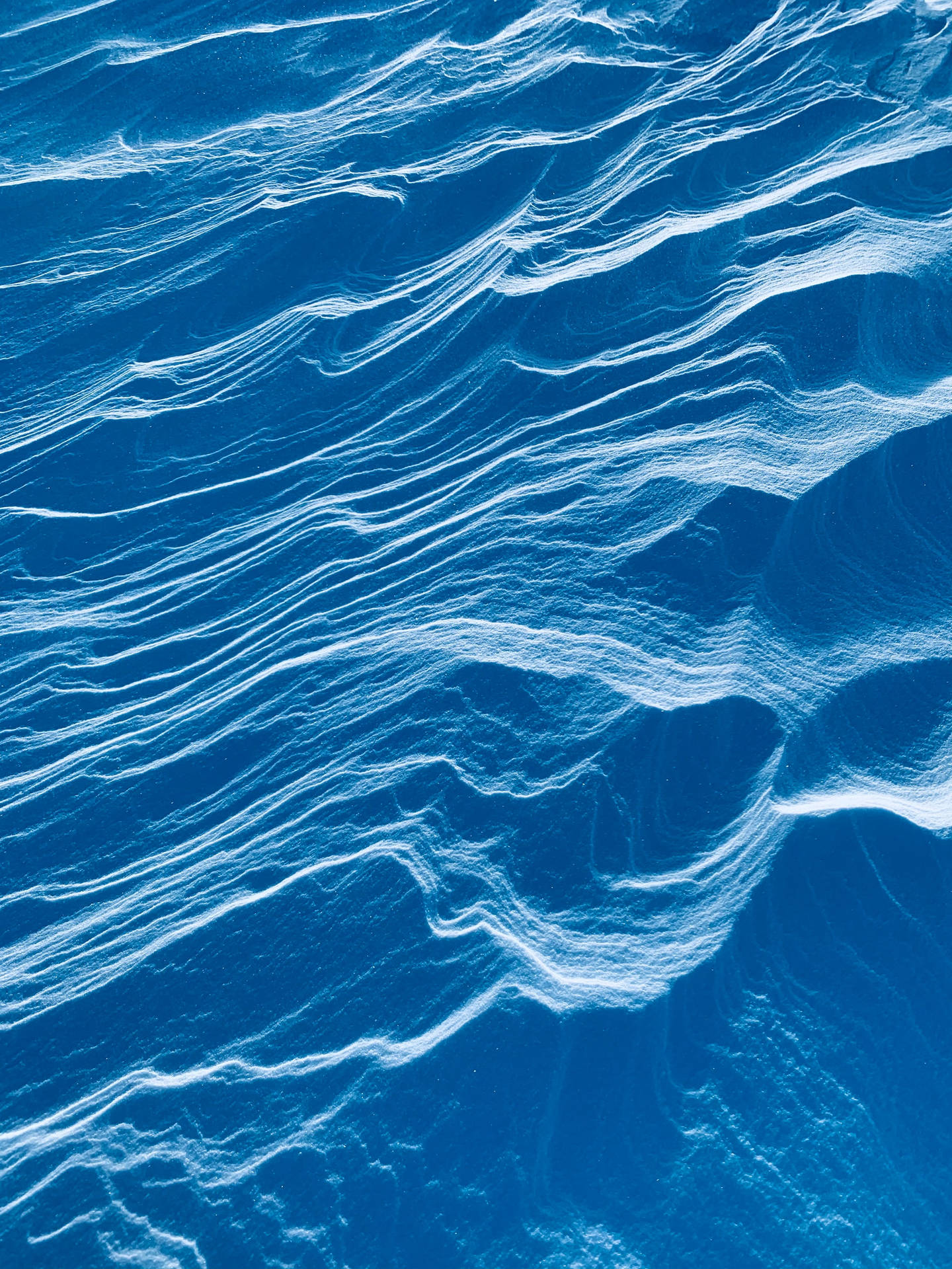 Swirly Ocean Blue Waves Wallpaper