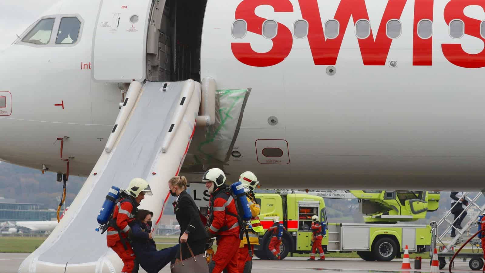 Equipomédico De Swiss Airlines. Fondo de pantalla