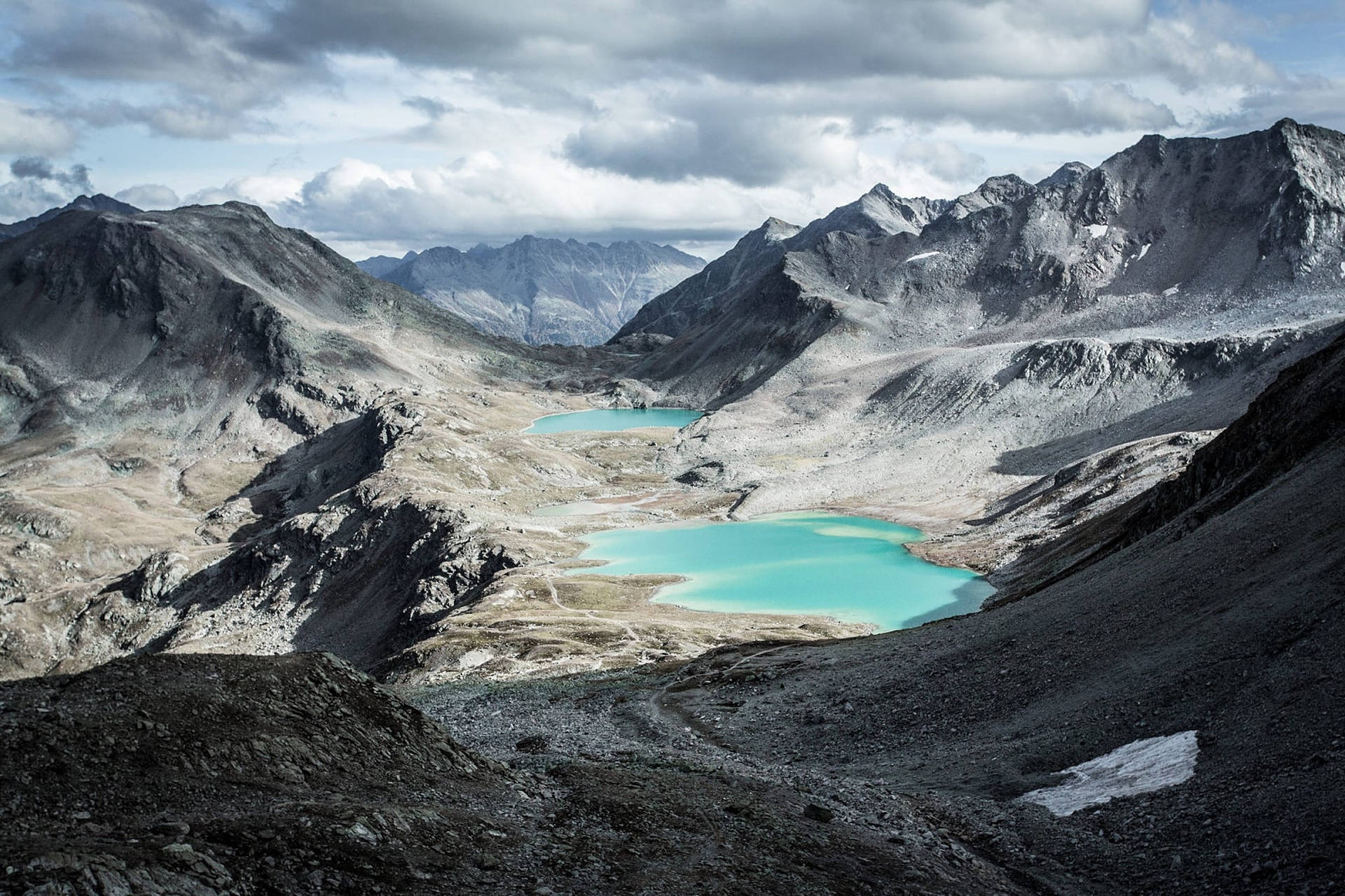 Alpessuíços E Lago Azul. Papel de Parede