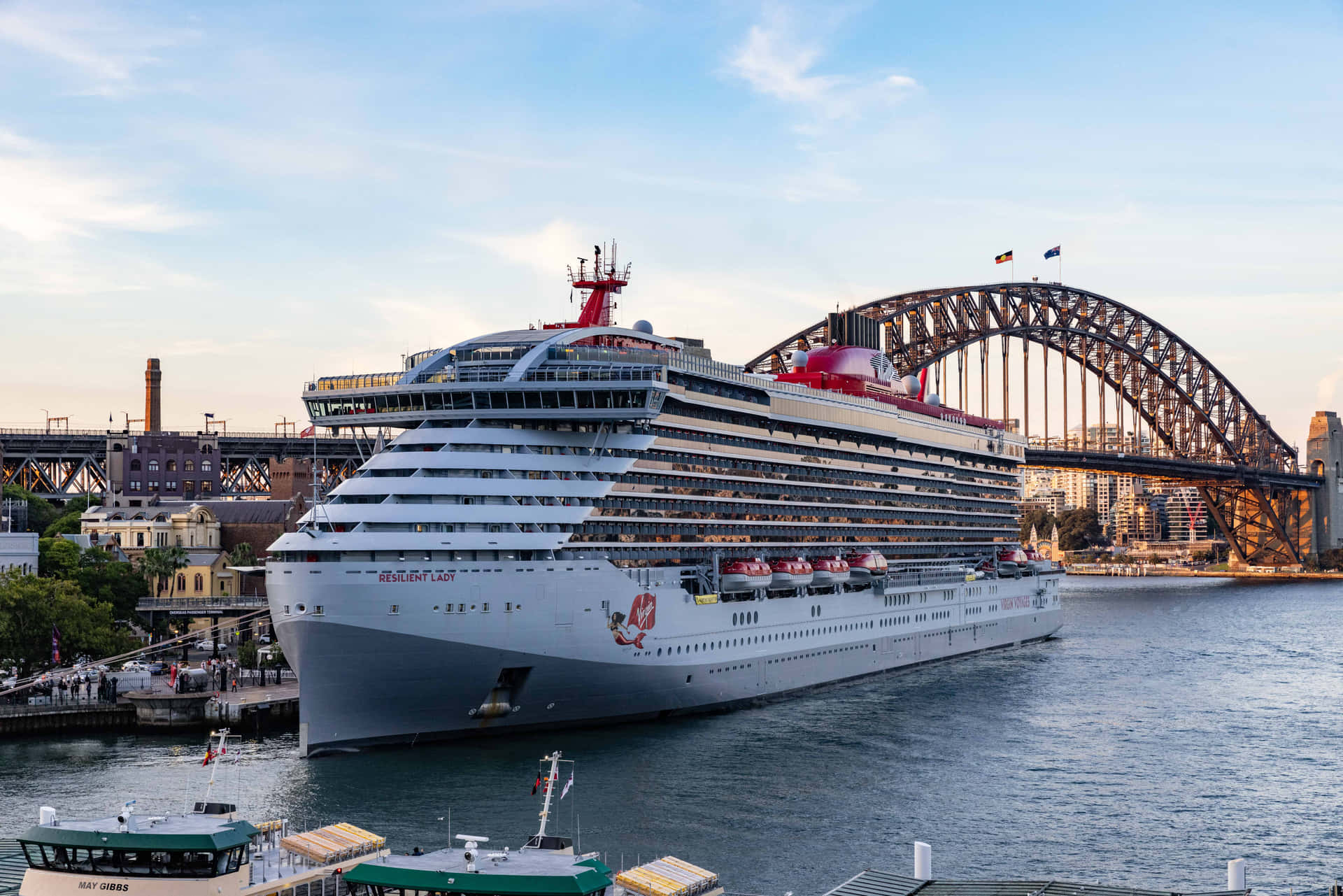 Sydney Harbour Cruise Shipand Bridge Wallpaper
