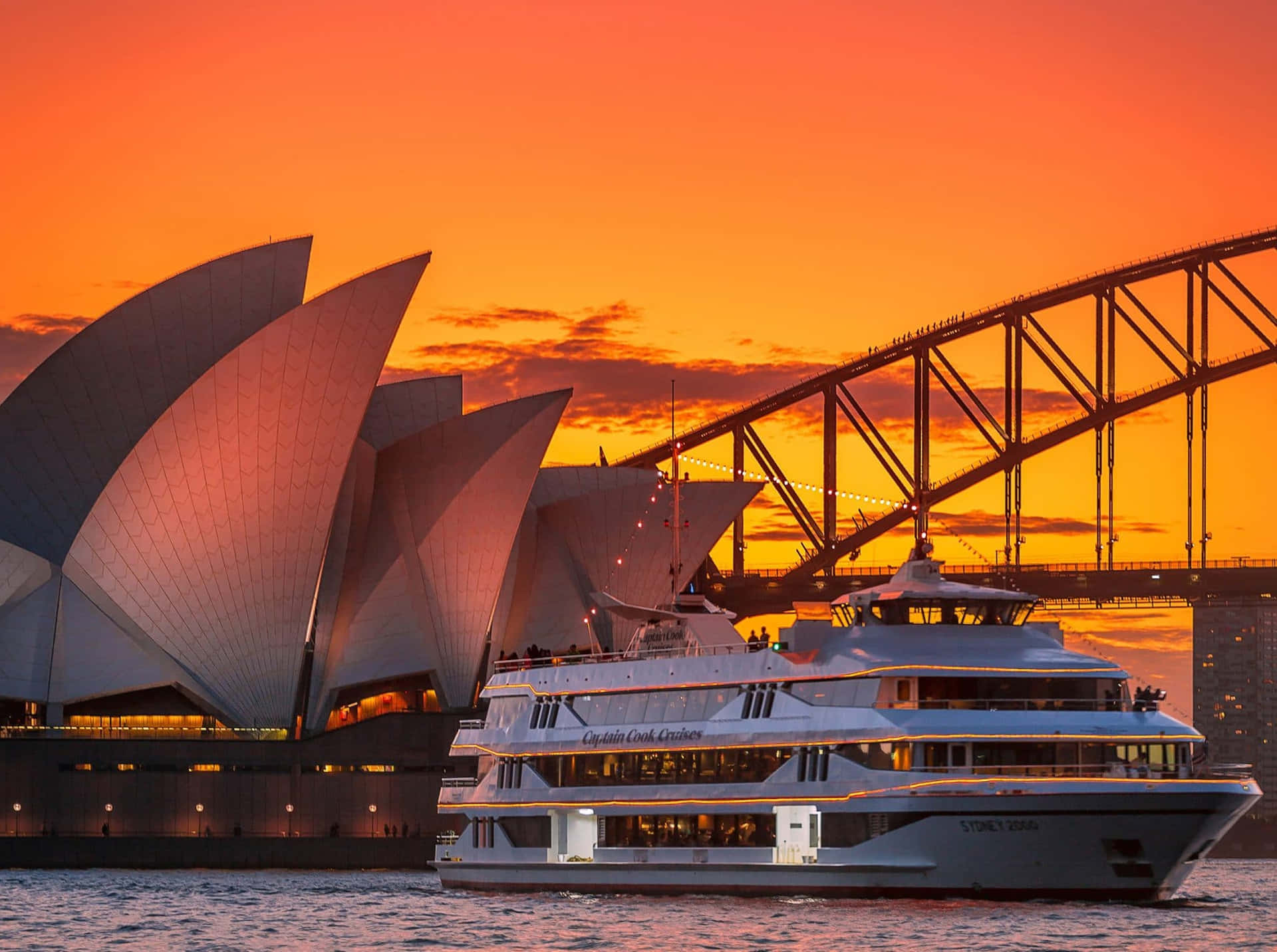 Sydney Harbour Cruiseat Sunset Wallpaper