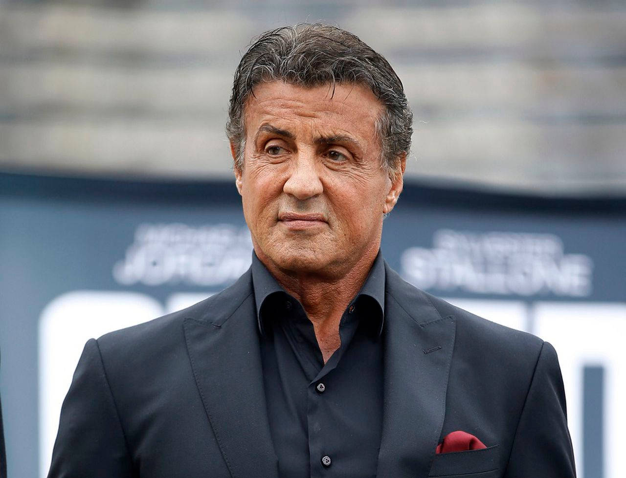 Sylvesterstallone Röd Näsduk - This Phrase Does Not Make Sense In The Context Of Computer Or Mobile Wallpaper, But If You Want To Use It As A Wallpaper Title, It Would Simply Mean 