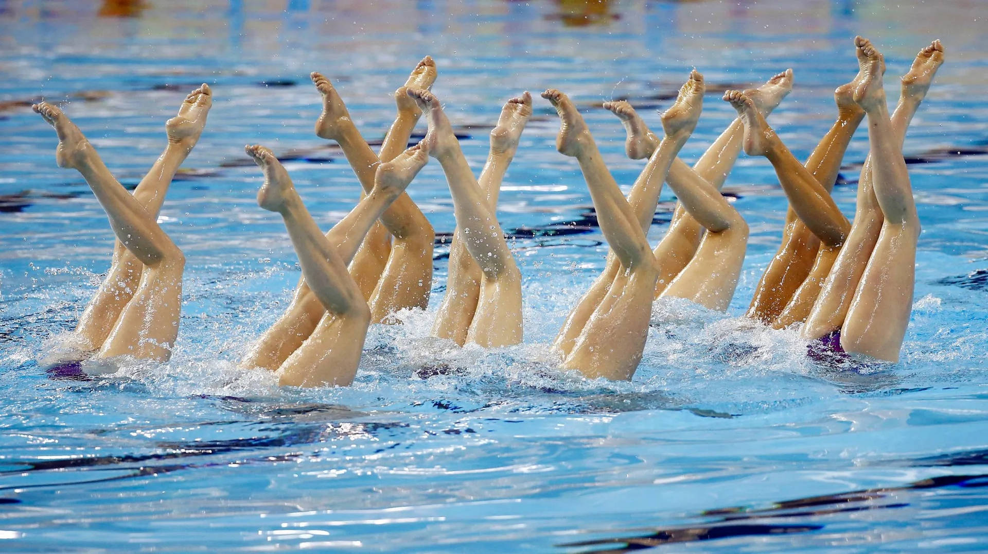 Synchronized Swimming Upside Down Pose Wallpaper