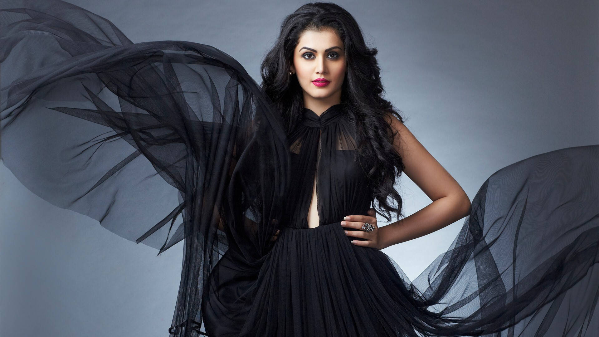 Tapsee Pannu Sort Aftenkjole HD Tapet Wallpaper