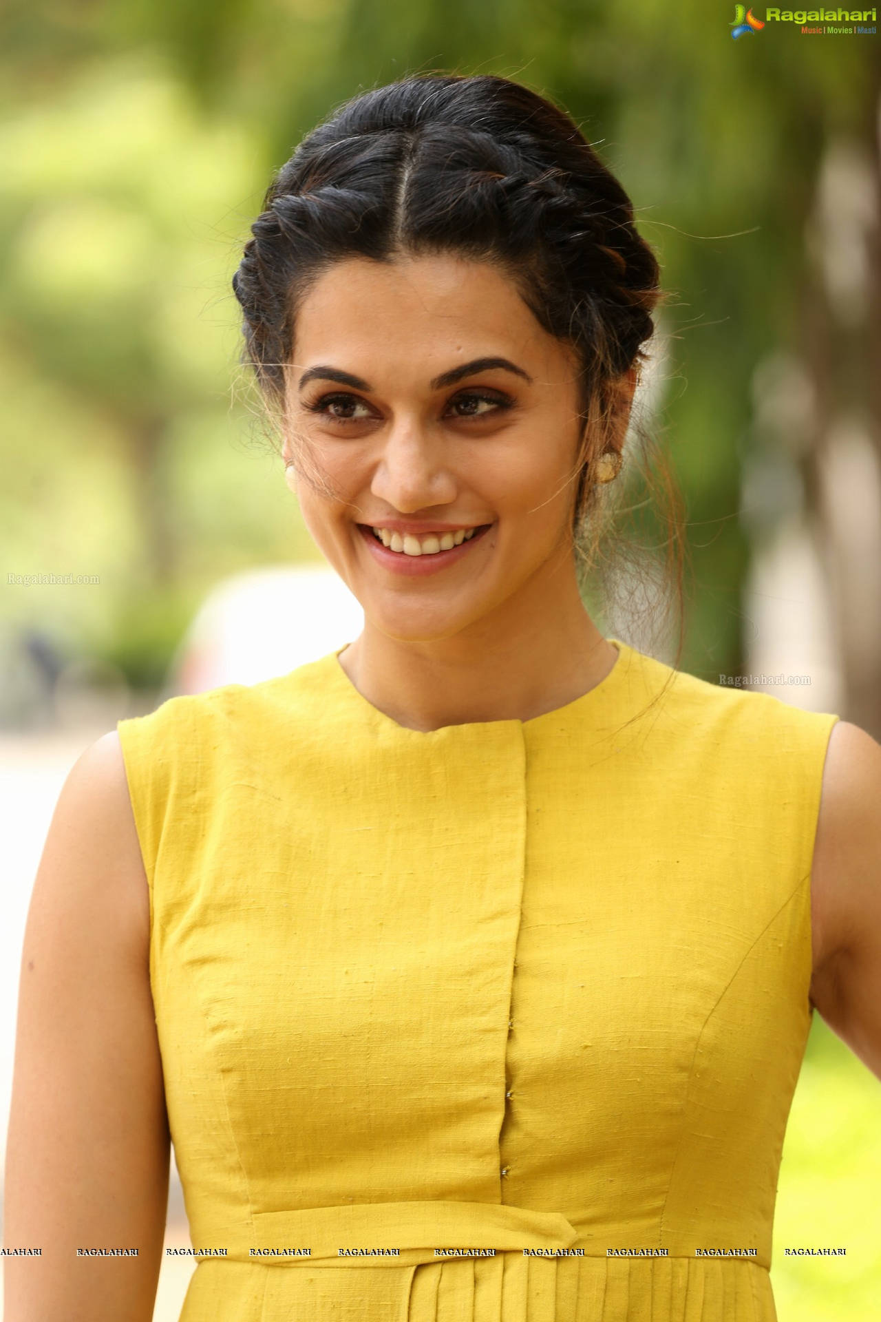 Taapsee Pannu In Yellow Dress Wallpaper
