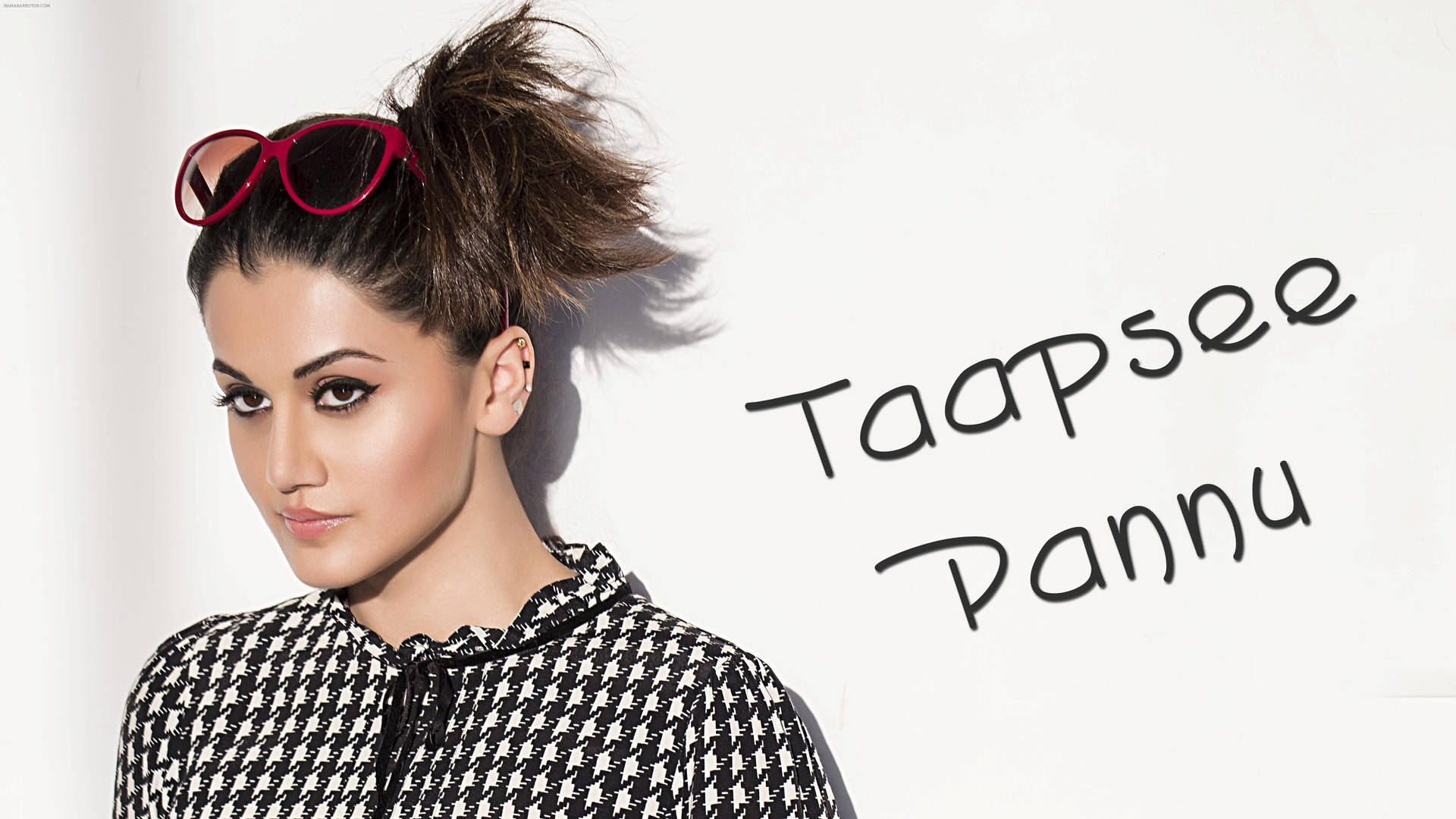Taapsee Pannu With Sunglasses Wallpaper