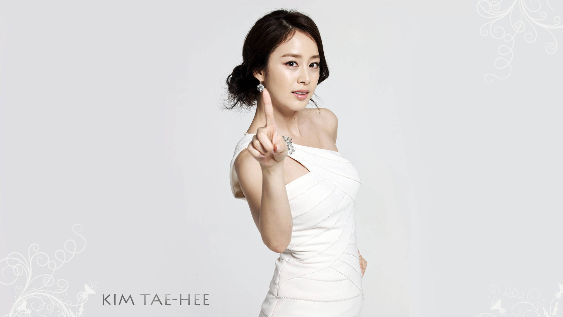 Elegant Tae-Hee in Asymmetrical Dress Wallpaper
