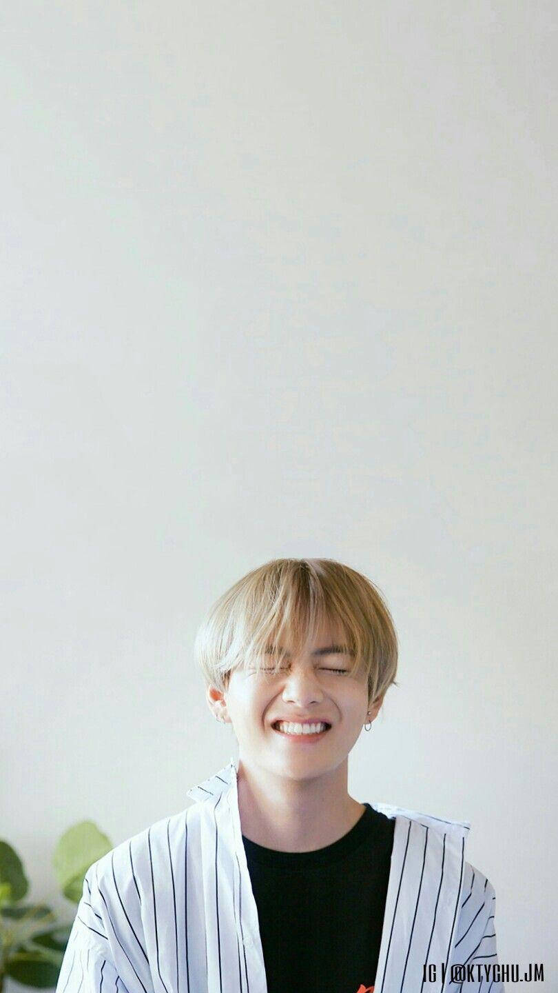 Download Taehyung Cute With Short Blonde Hair Wallpaper 