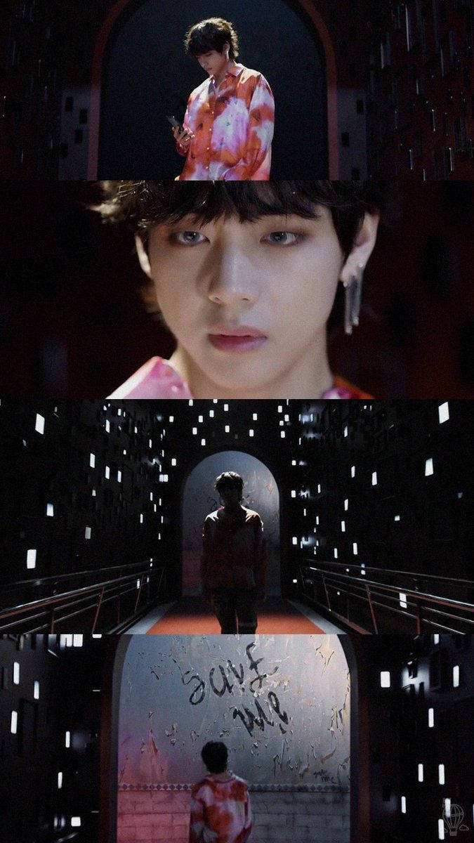 Taehyungfake Love: Taehyung Amor Falso (this Would Be The Translation Of The Phrase And Not Necessarily Related To Computer Or Mobile Wallpaper) Papel de Parede