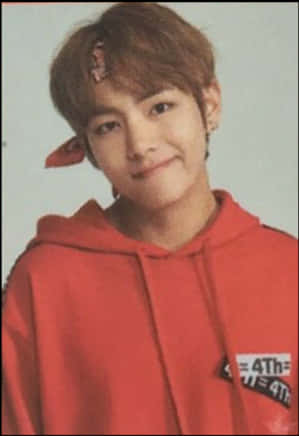 Taehyungin Red Hoodiewith Hair Clip PNG