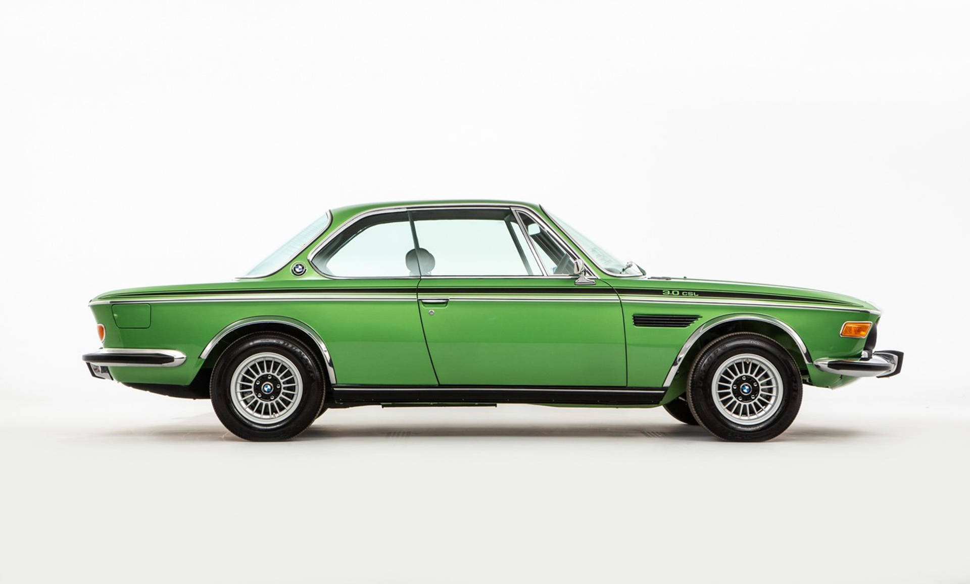 Taiga Green Classic BMW Wallpaper