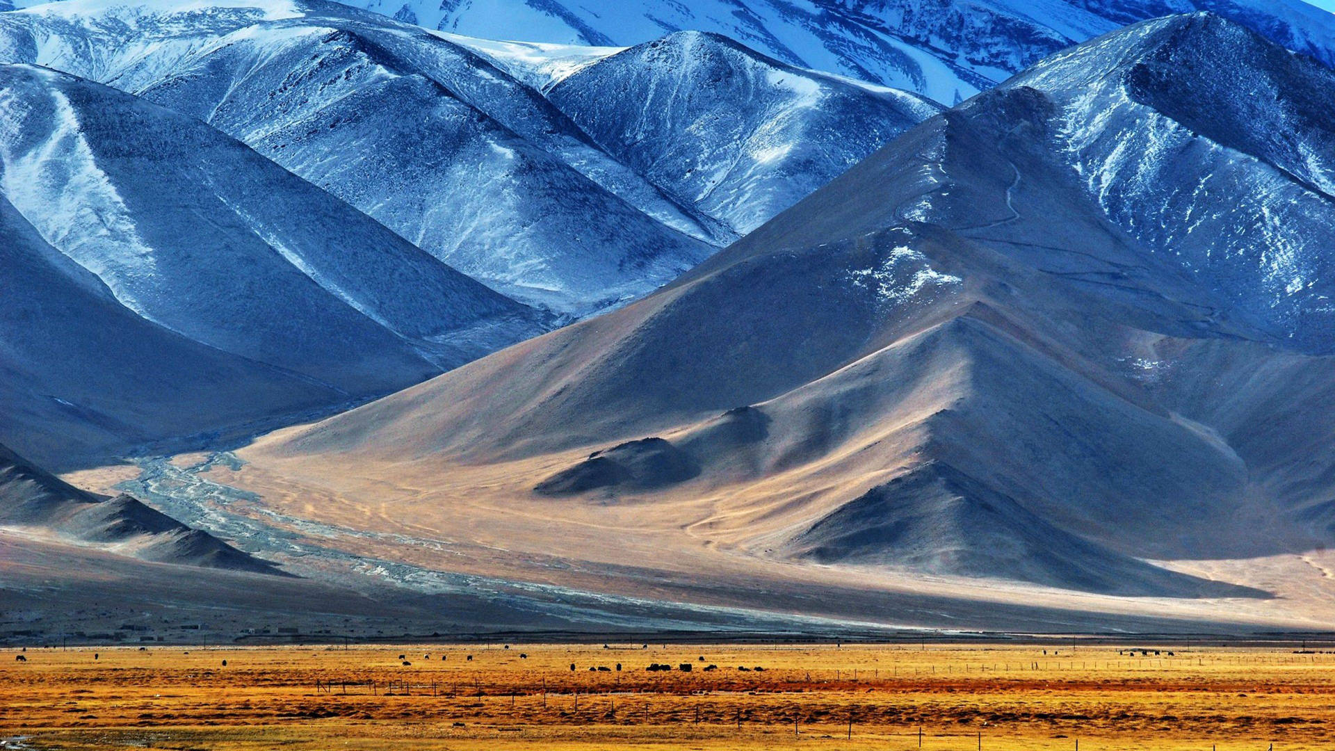 Tajikistan Blue Mountain Ranges Wallpaper
