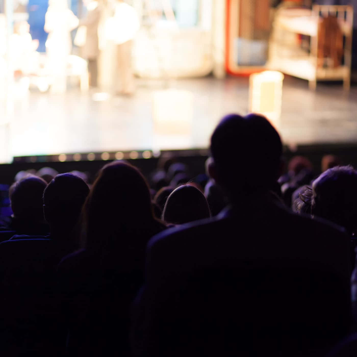 Talentuosaattrice Che Si Esibisce Sul Palco