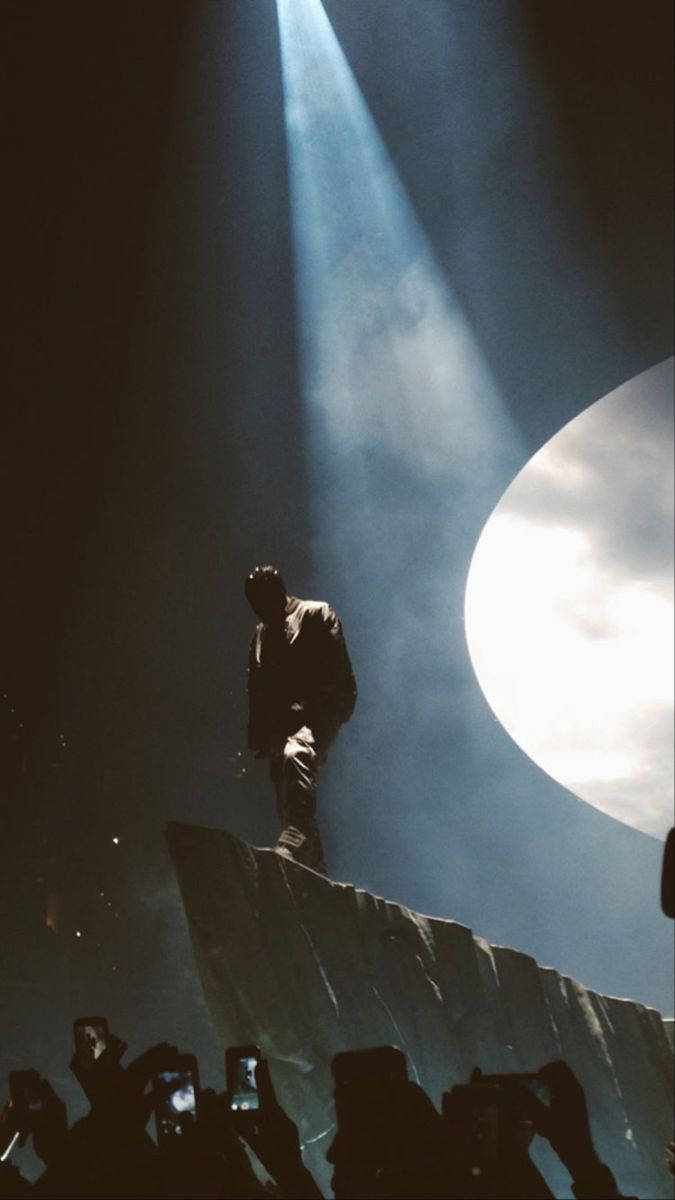 Tall Stage Kanye West Android Picture