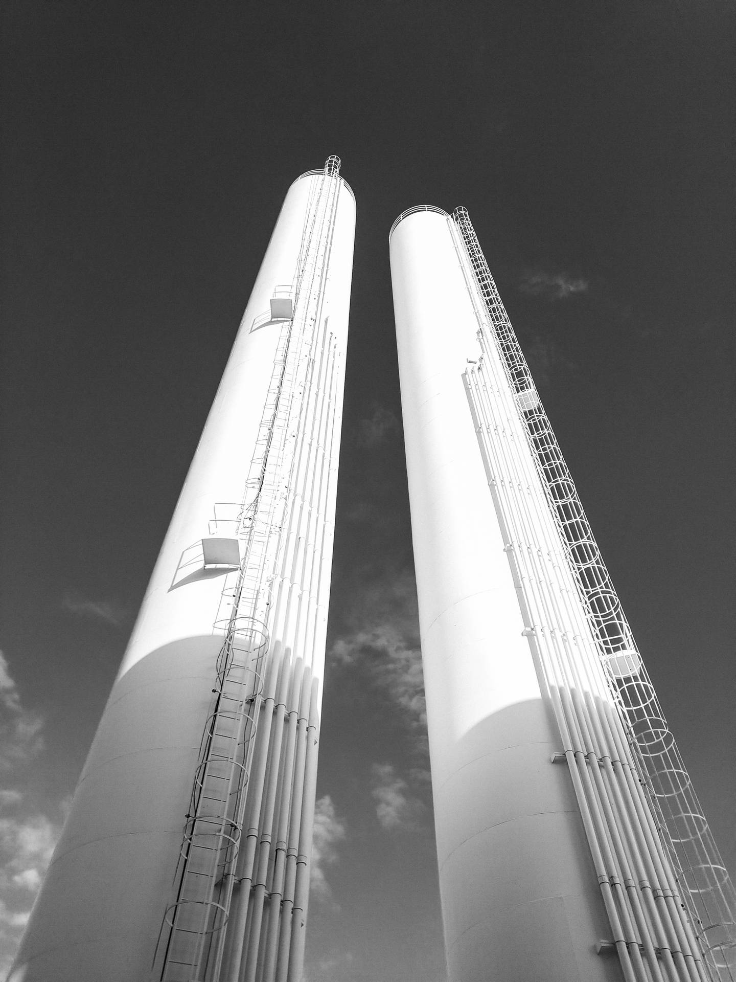 Tall Tower Tanks In Rio Wallpaper