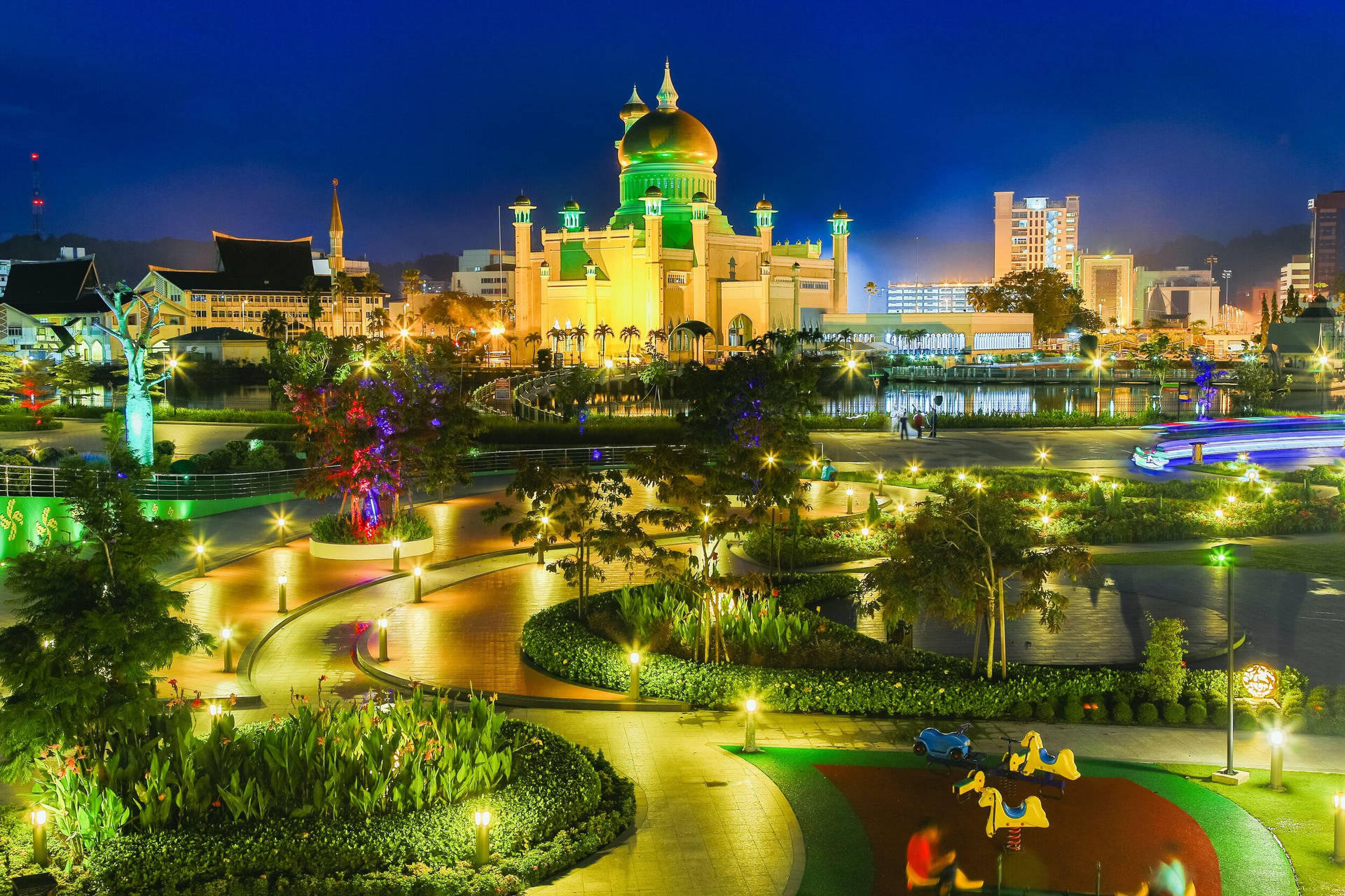 Taman Mahkota Jubli Emas In Brunei Wallpaper
