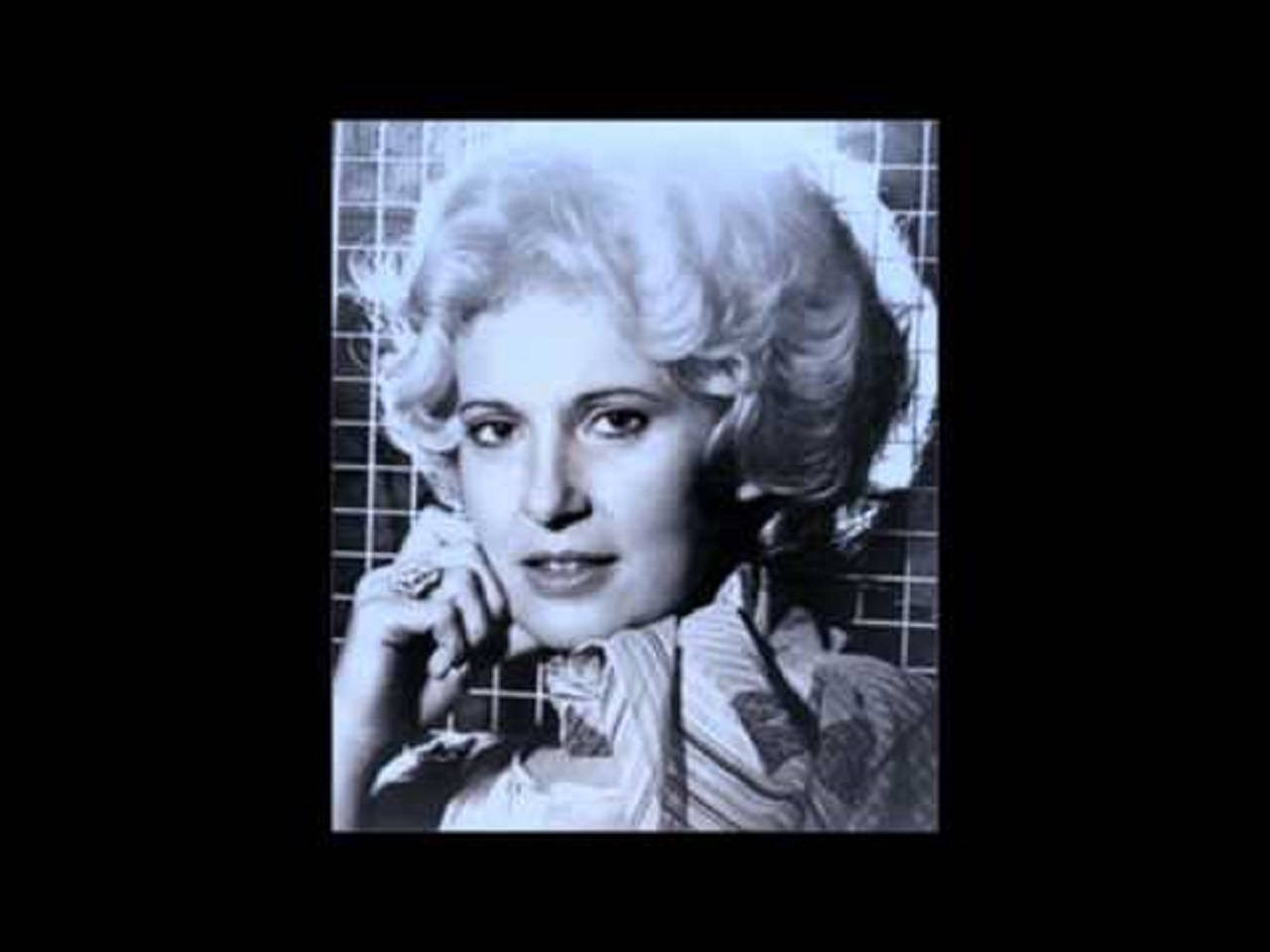 Tammy Wynette Even The Strong Get Lonely Album Cover Wallpaper