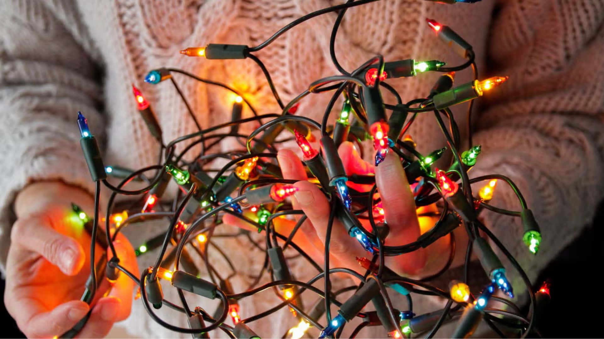 Tangled Christmas Lights Wallpaper