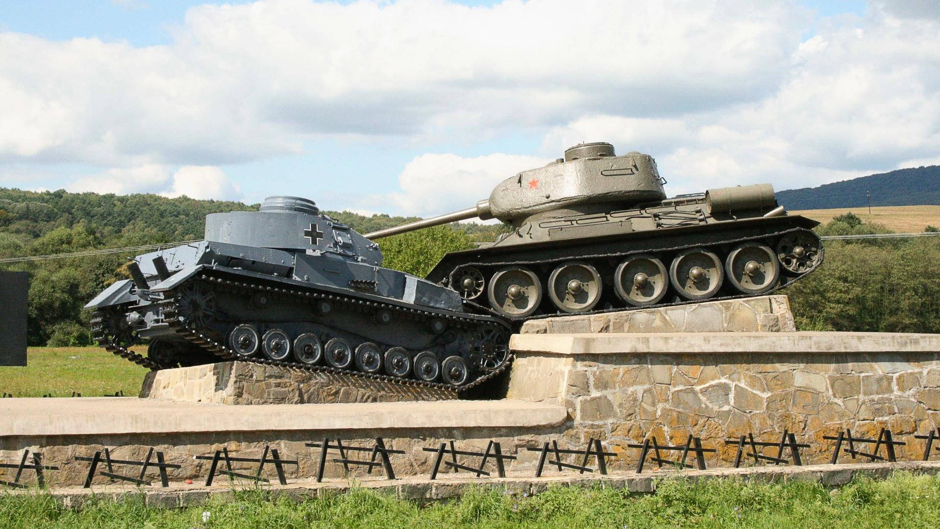 Tank Vintage Statues