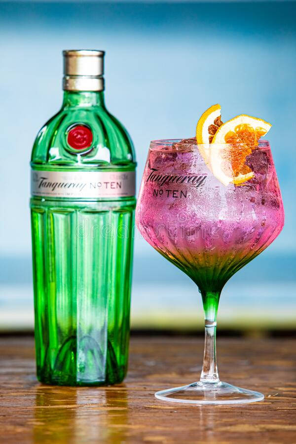Tanqueray No. Ten Gin With Pink Cocktail Wallpaper