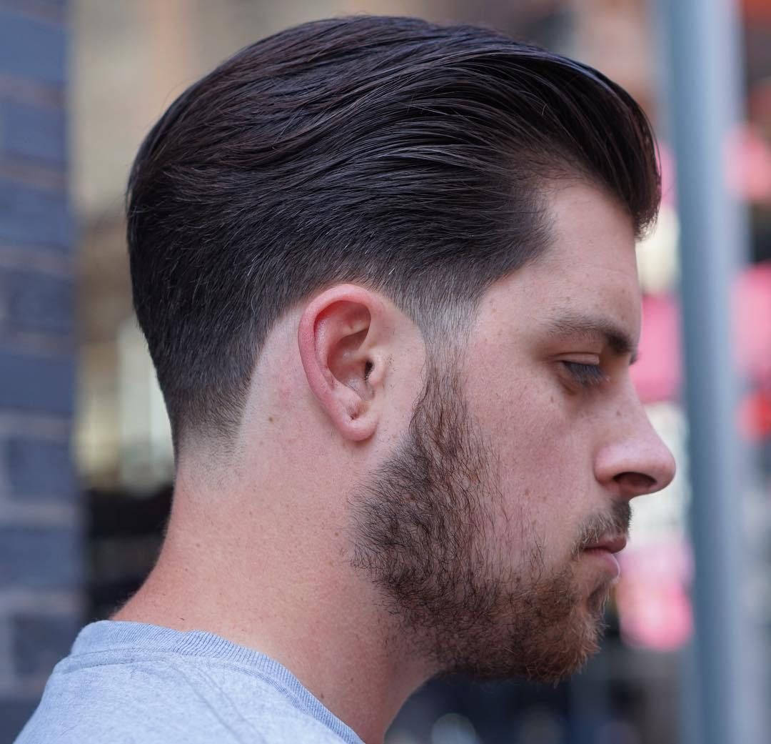 Estilode Cabello Para Hombres Con Degradado Taper Fade. Fondo de pantalla