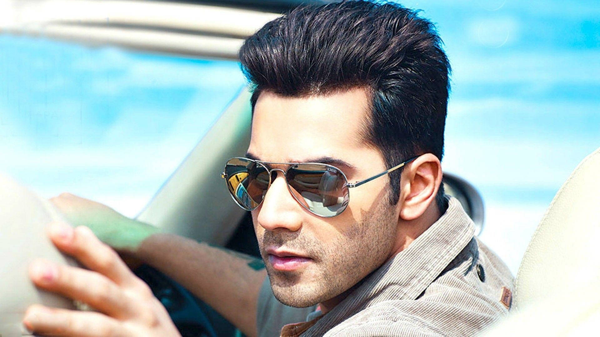 Discover 93+ about varun dhawan wallpaper super cool .vn
