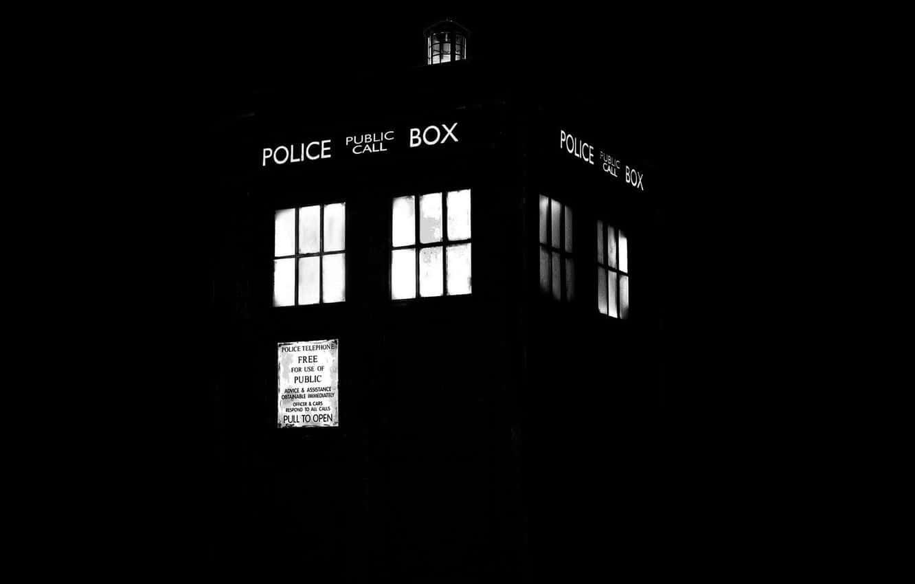 A Black And White Photo Of A Doctor Who Tardis Wallpaper