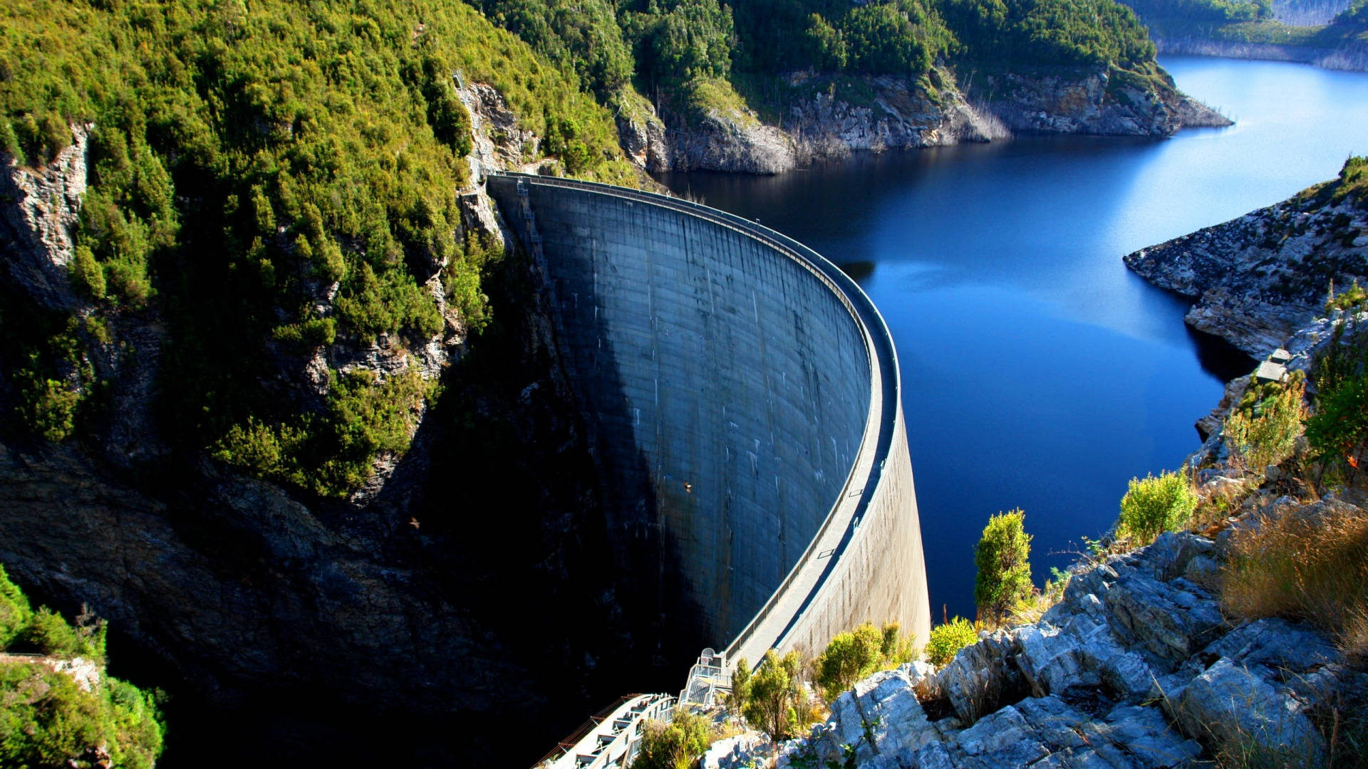 Tasmaniagordon Dam - Represa De Gordon En Tasmania. Fondo de pantalla