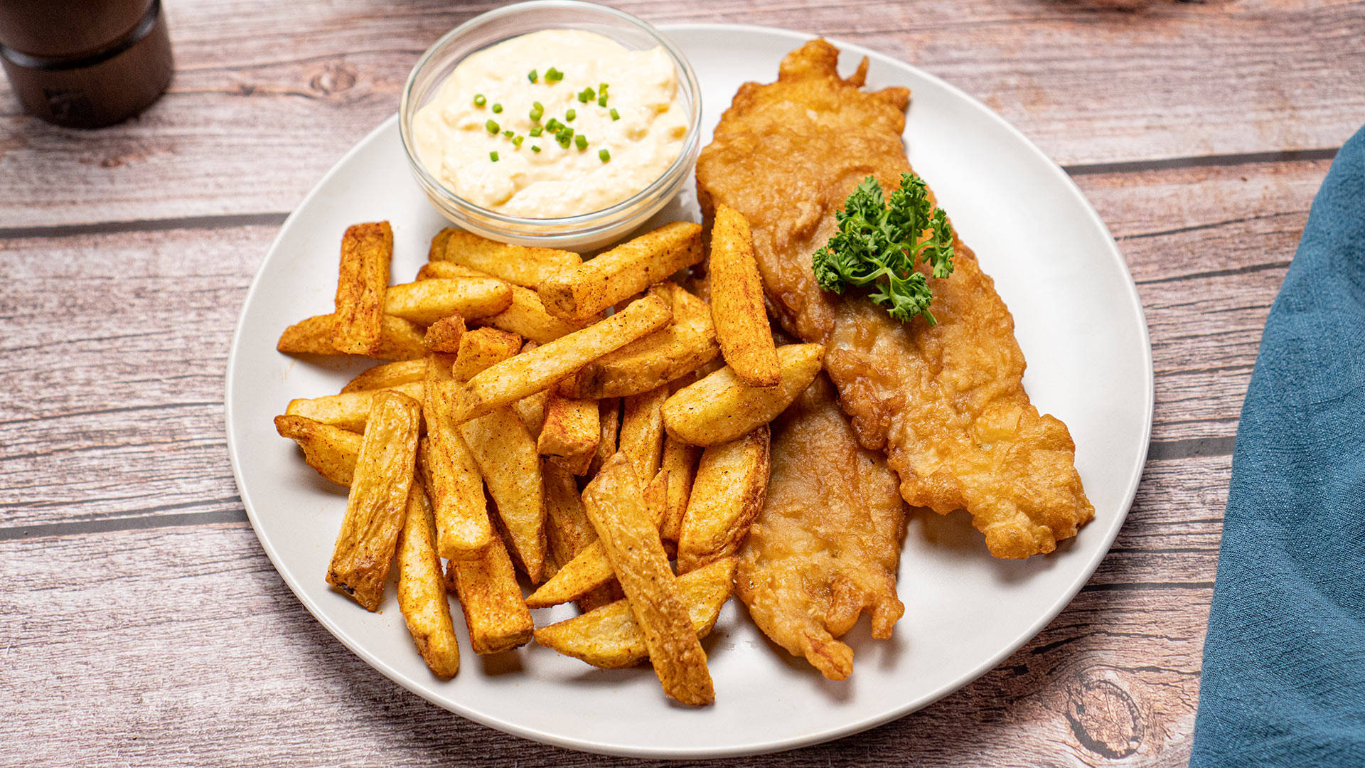 Tasty Big Plate Of Fish And Chips Wallpaper
