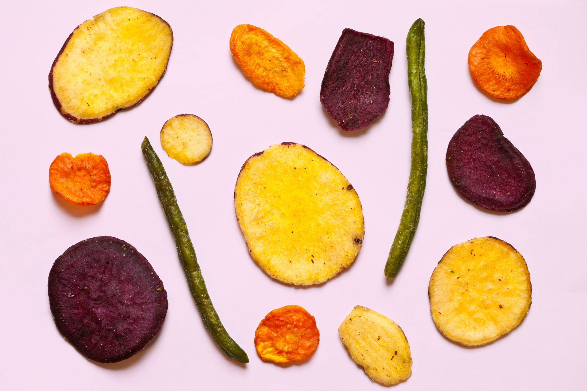 A colorful platter of delicious vegetable chips Wallpaper