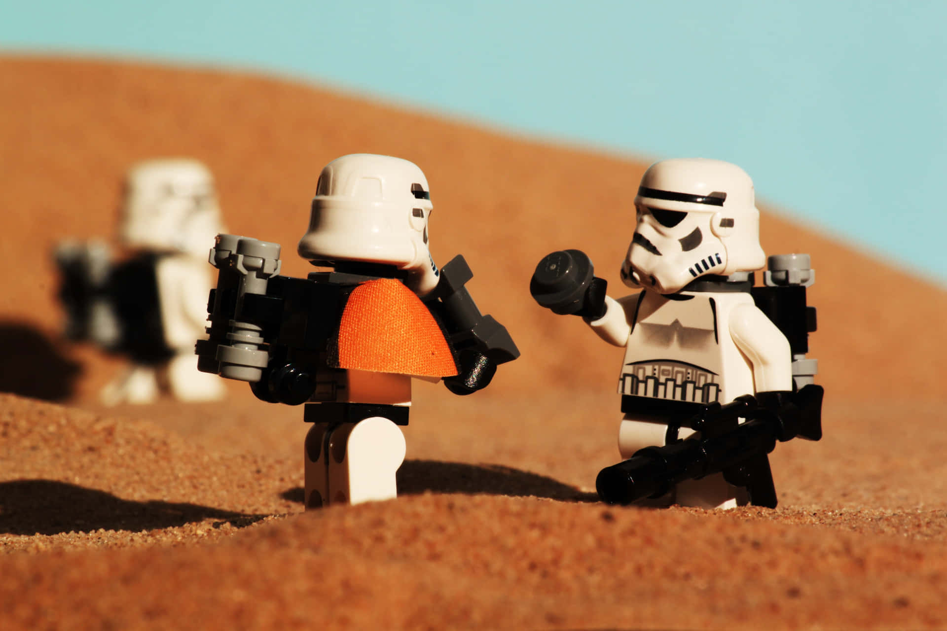 Fondode Pantalla De Lego Clon Trooper Hablando En Tatooine.