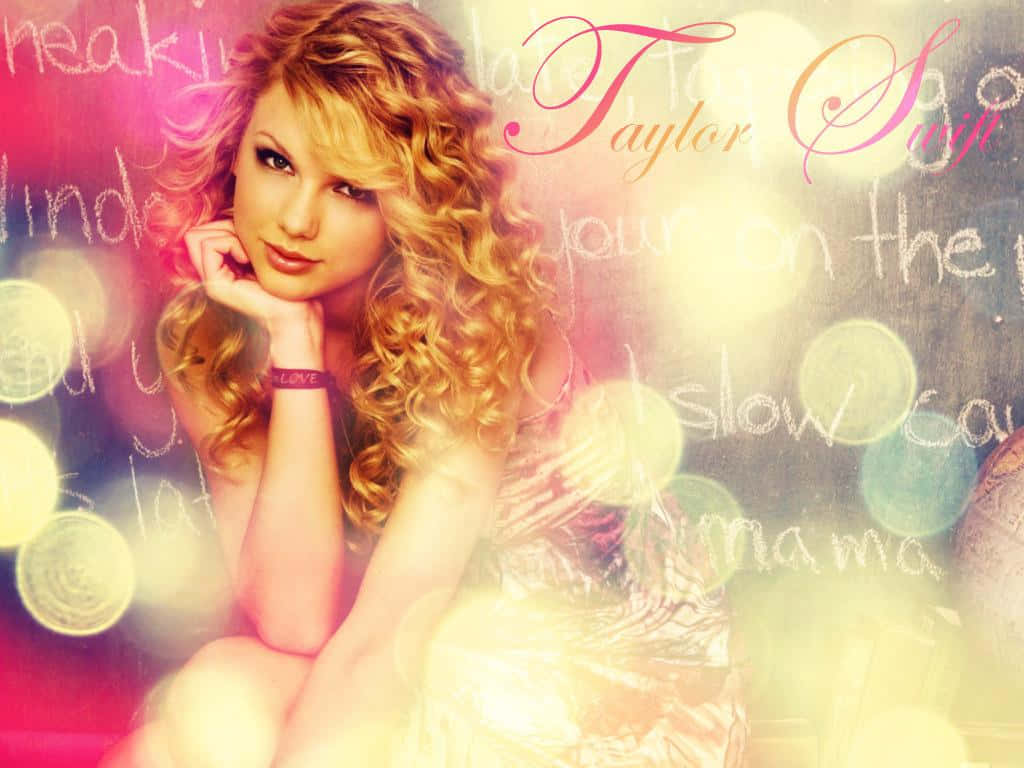 Taylor Swift Dreamy Portrait Wallpaper