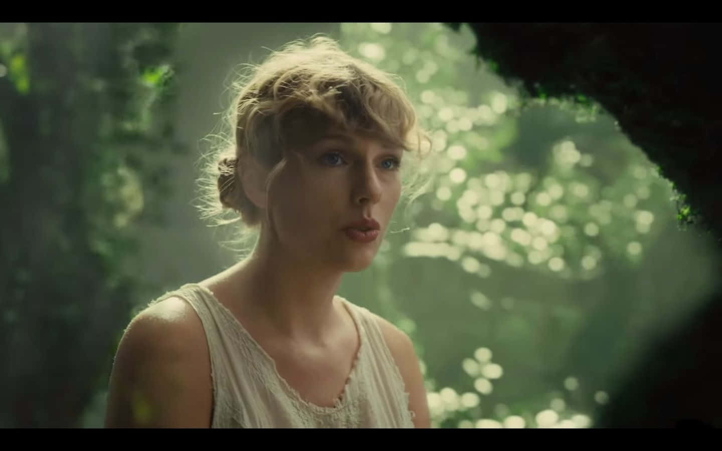 Taylor Swift Folkelig Cardigan Musik Video Tapet Wallpaper