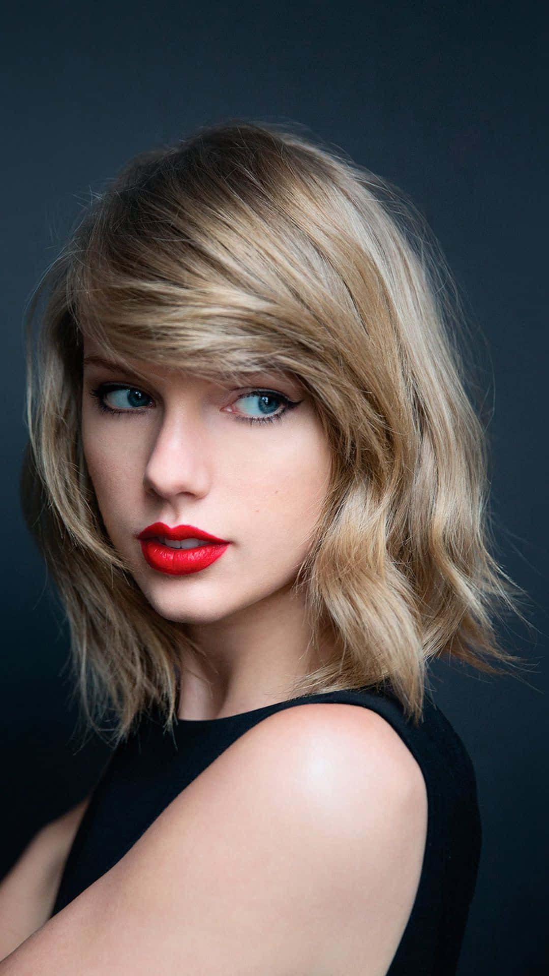 Short-Haired Taylor Swift iPhone Wallpaper