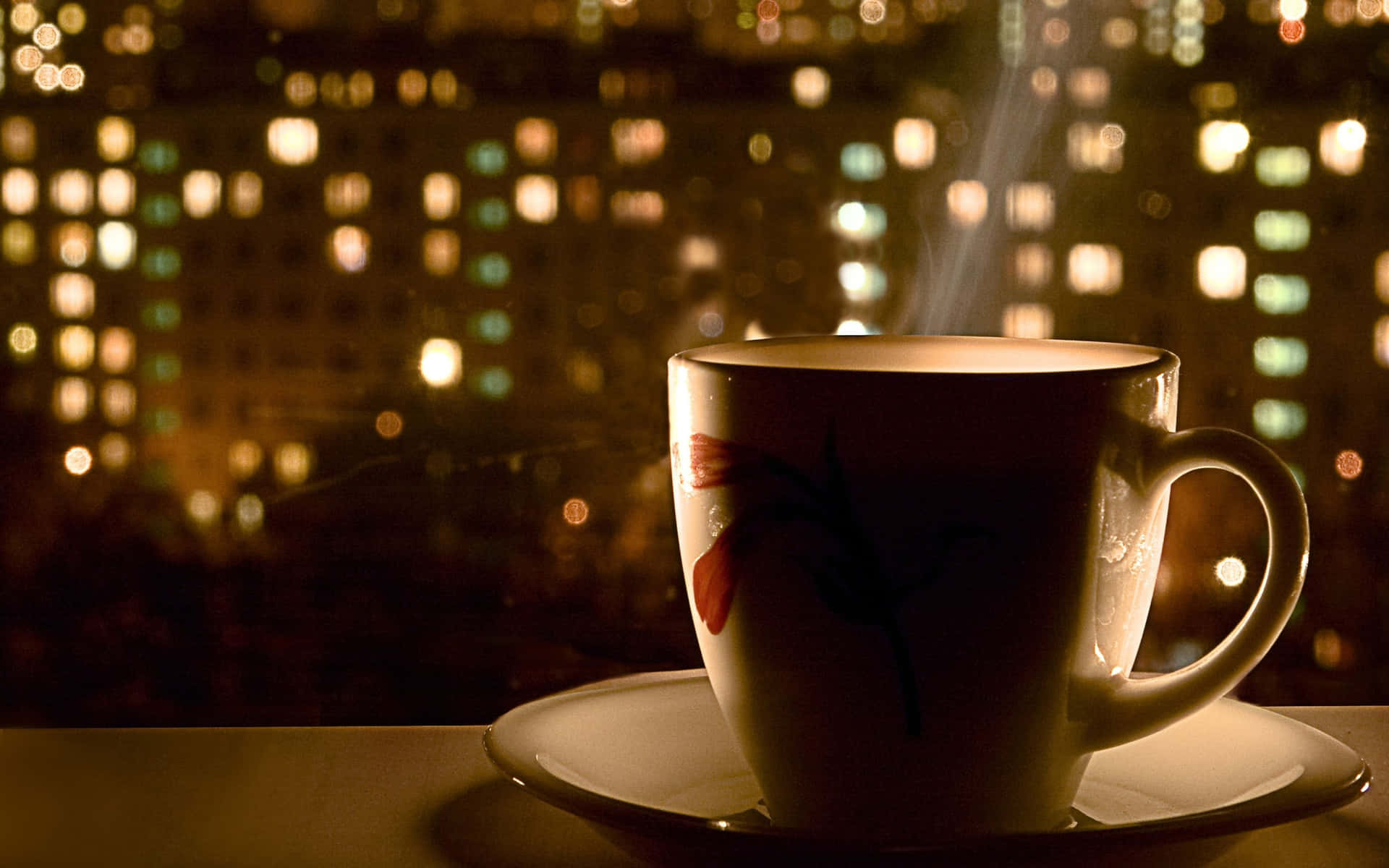 Einetasse Kaffee Auf Einem Fensterbrett.