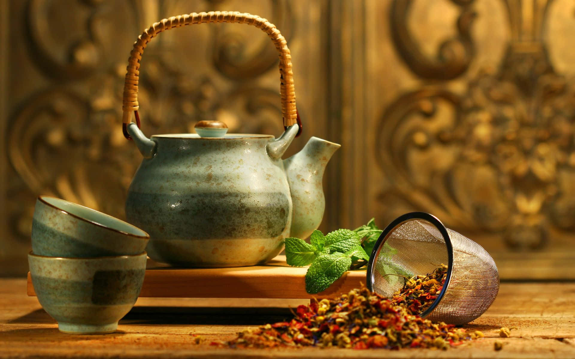 Description- Tea is the perfect beverage to enjoy the beauty of the morning or to relax after a long day.