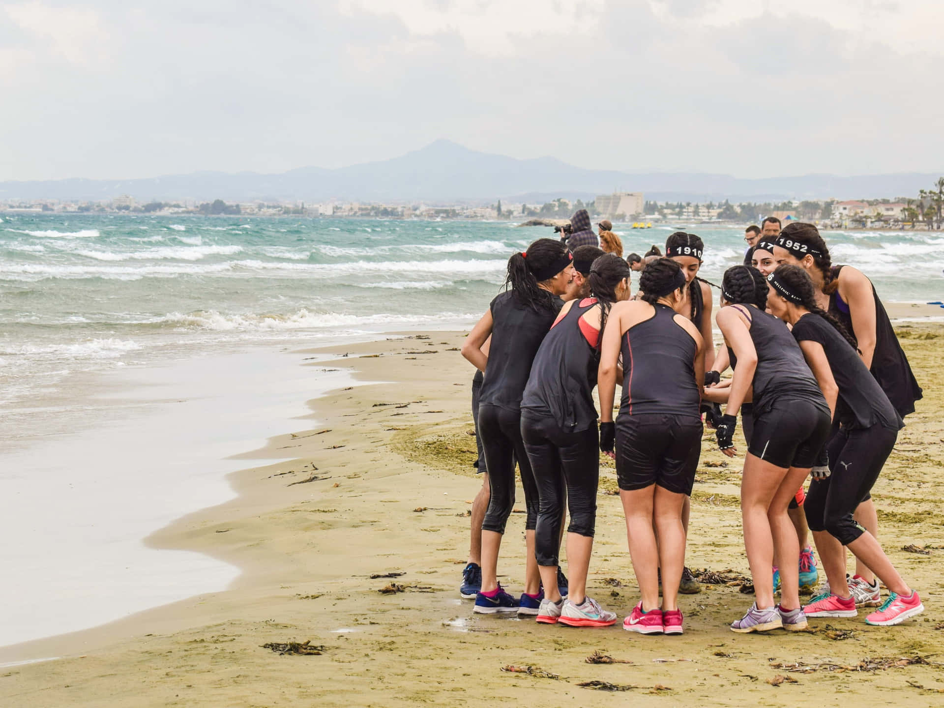 Ungrupo De Mujeres En La Playa