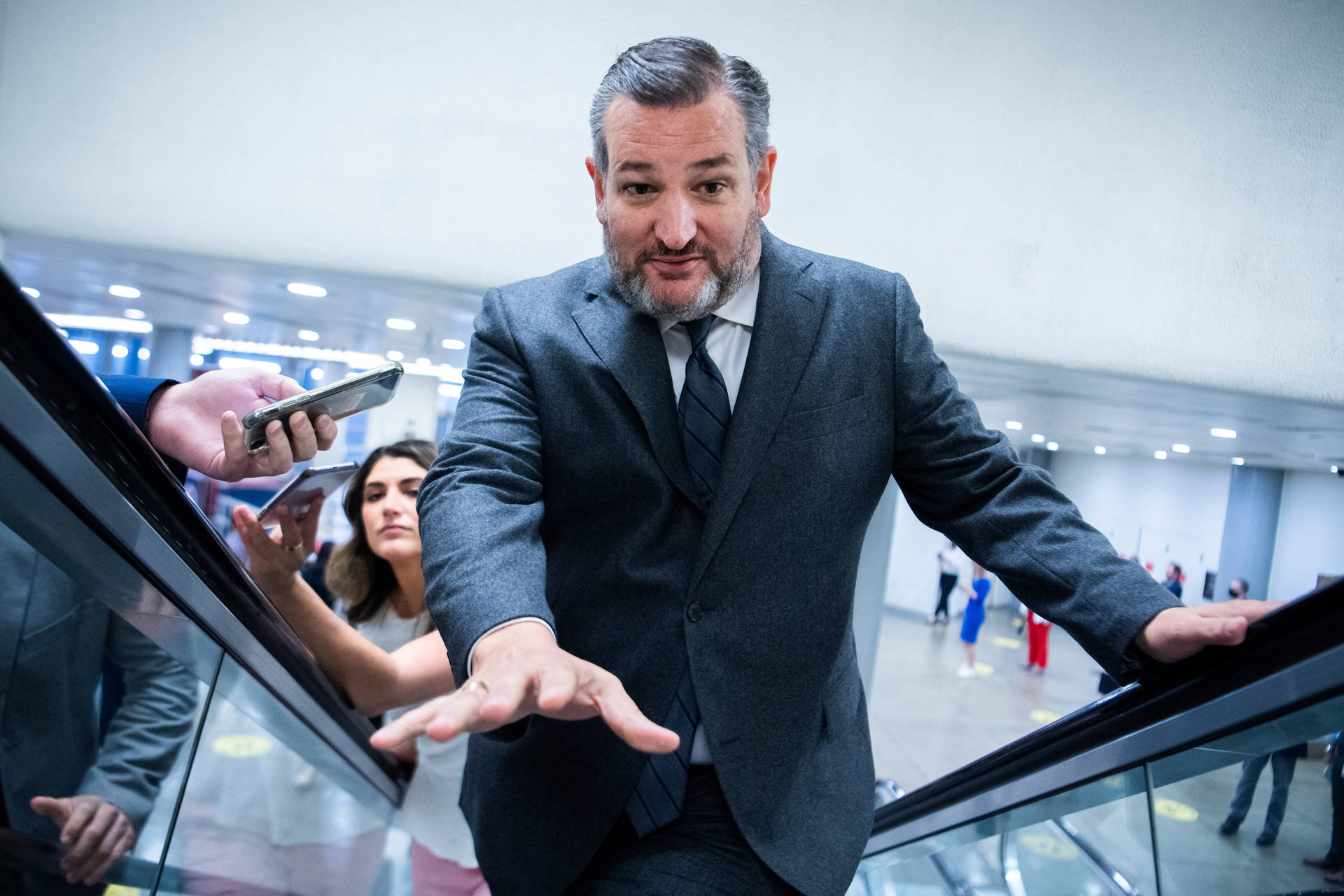 Ted Cruz Rides An Escalator Wallpaper