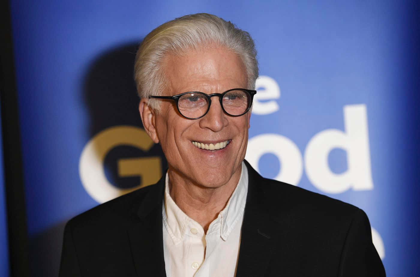 Enjoying life with a smile" - Ted Danson Wallpaper