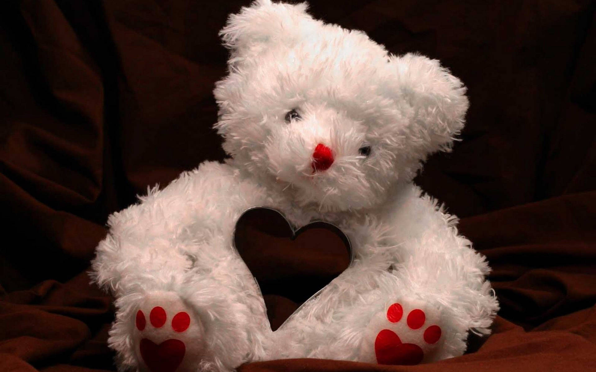 Teddy Bear Heart Chest Wallpaper