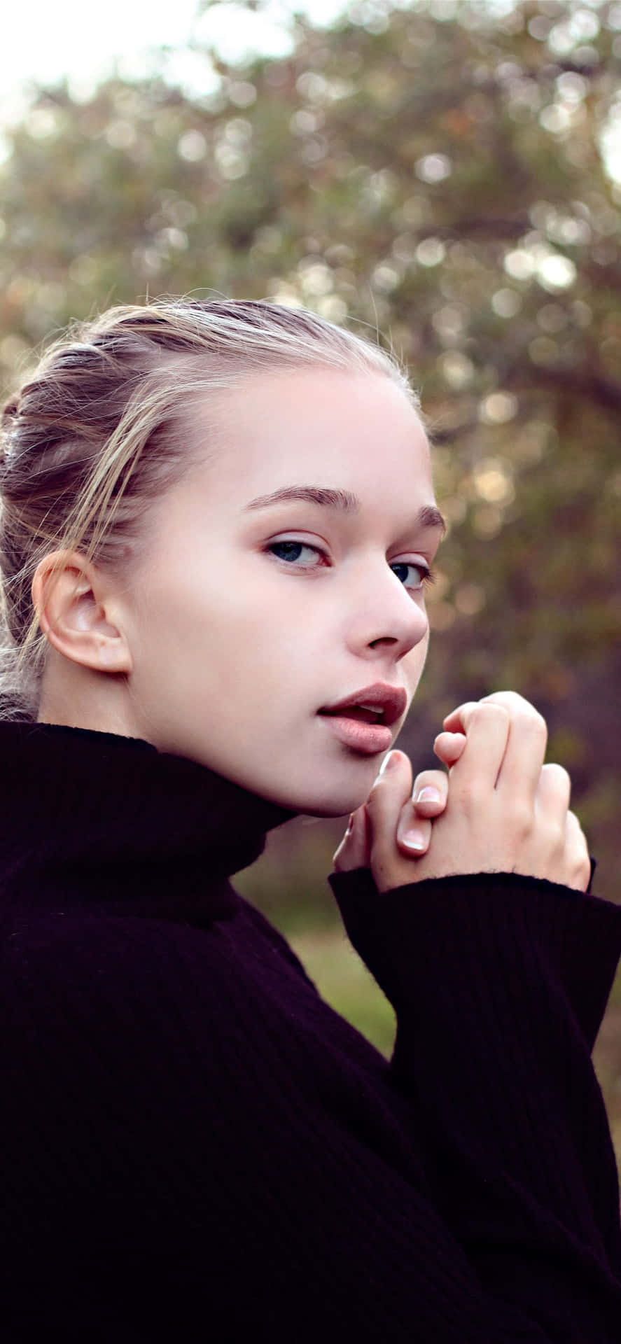 Teen Girl In Turtle Neck Shirt Picture