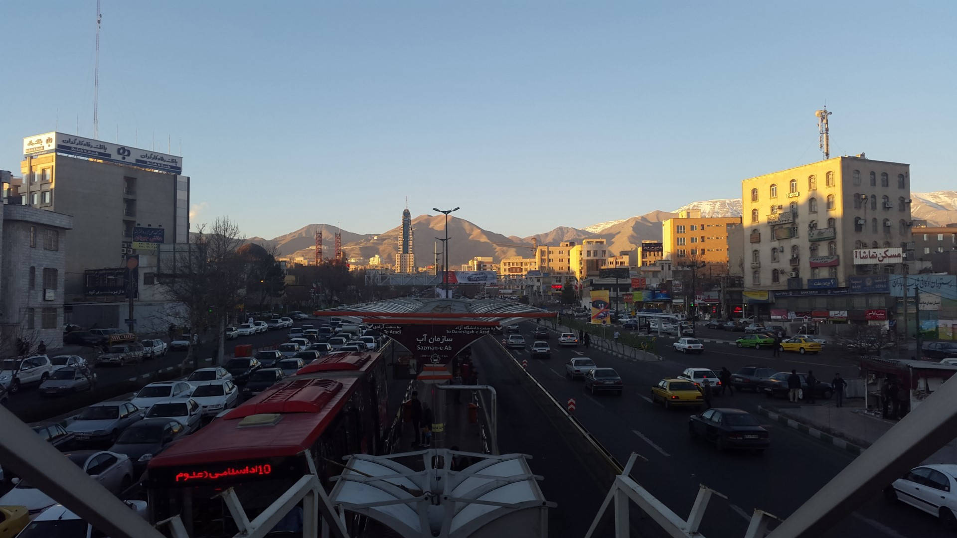 Strada Trafficata Di Teheran Sfondo
