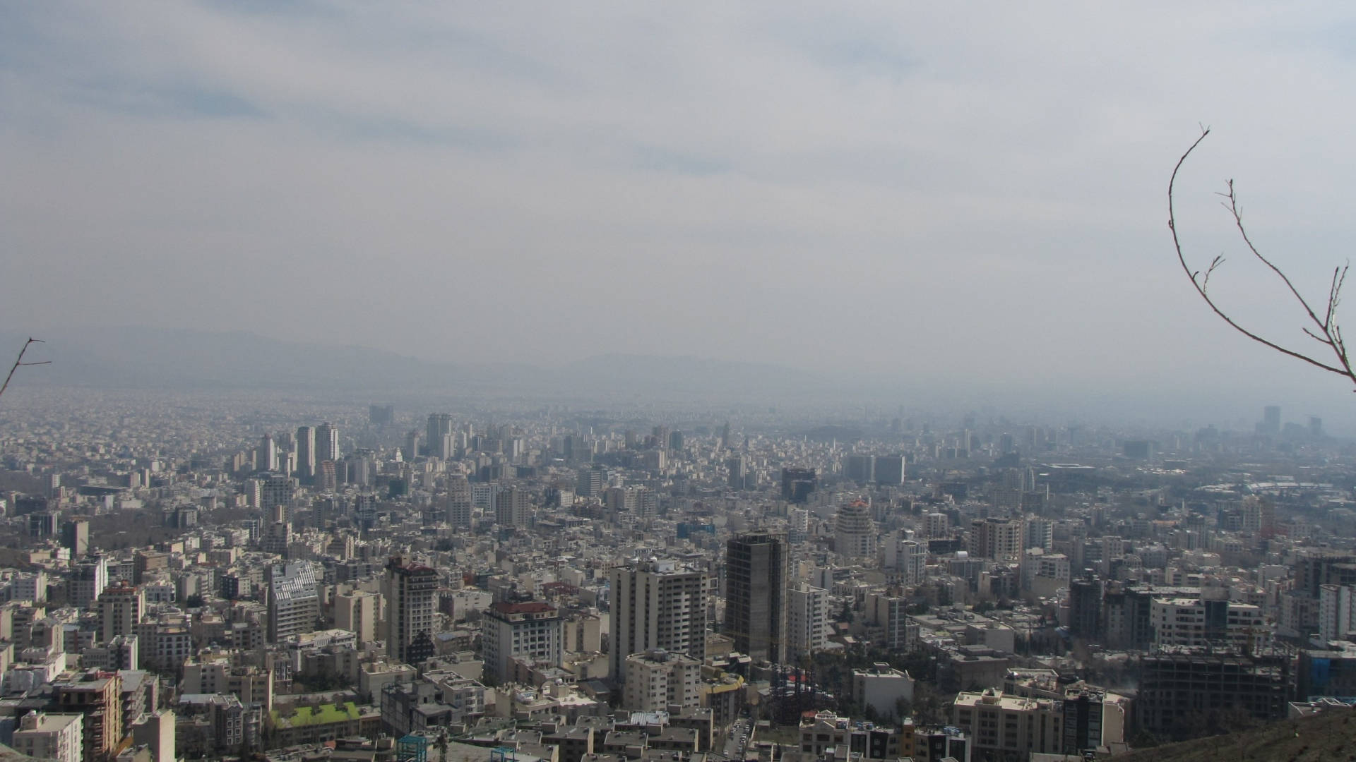 Tehrancity Overlooking - Vista De La Ciudad De Teherán. Fondo de pantalla