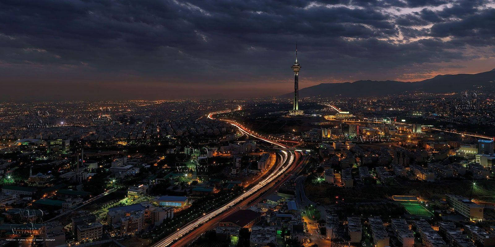 Paisajenocturno De La Ciudad De Teherán Fondo de pantalla