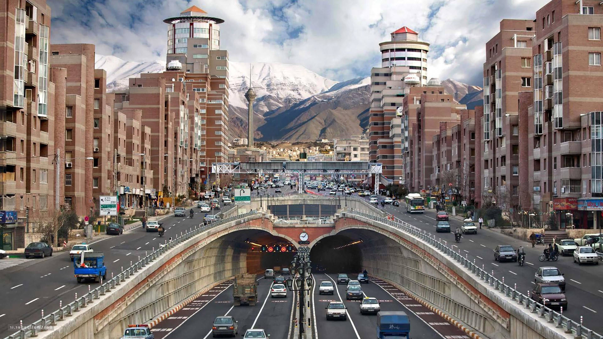 Teheran Road Tunnel Wallpaper